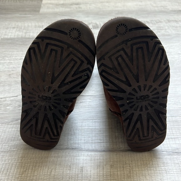 UGG Boots - Picture 3 of 7